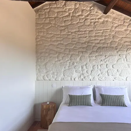 Aldeamento Turístico Casa Da Eira *